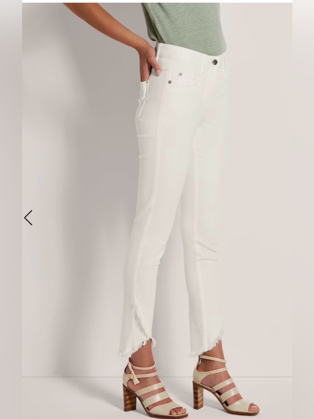 MADELEINE
Slim jeans with fringed hem size 6